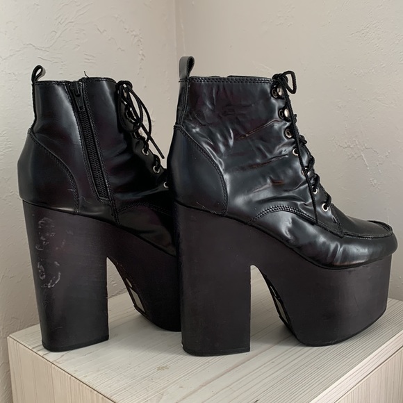 Yes We Are The Shit. Platform Boots. US size 8. - Picture 4 of 7